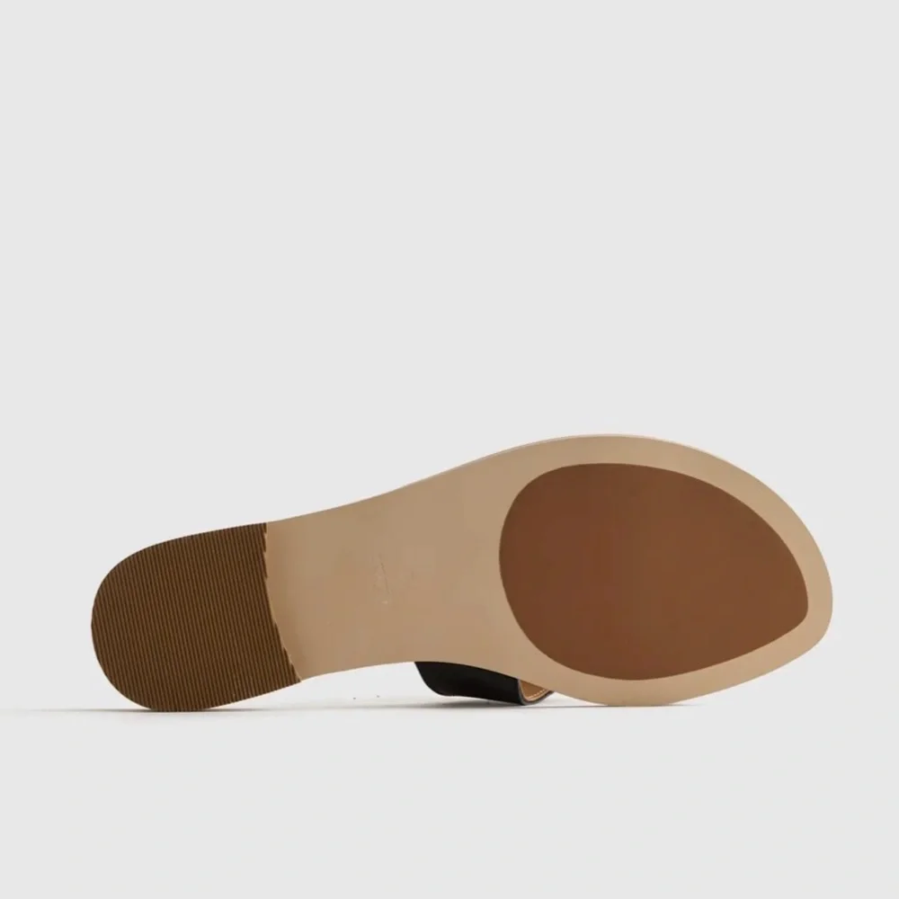 QUINCE Italian Leather Cutout Slide Sandals - Picture 4 of 8